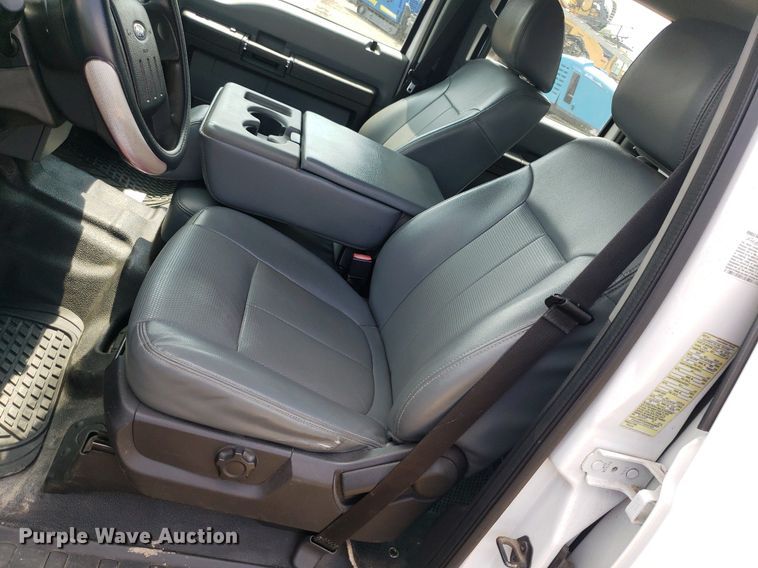 image for item DP7942 2016 Ford F450 Super Duty  Crew Cab flatbed truck