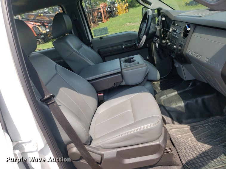 image for item DP7942 2016 Ford F450 Super Duty  Crew Cab flatbed truck