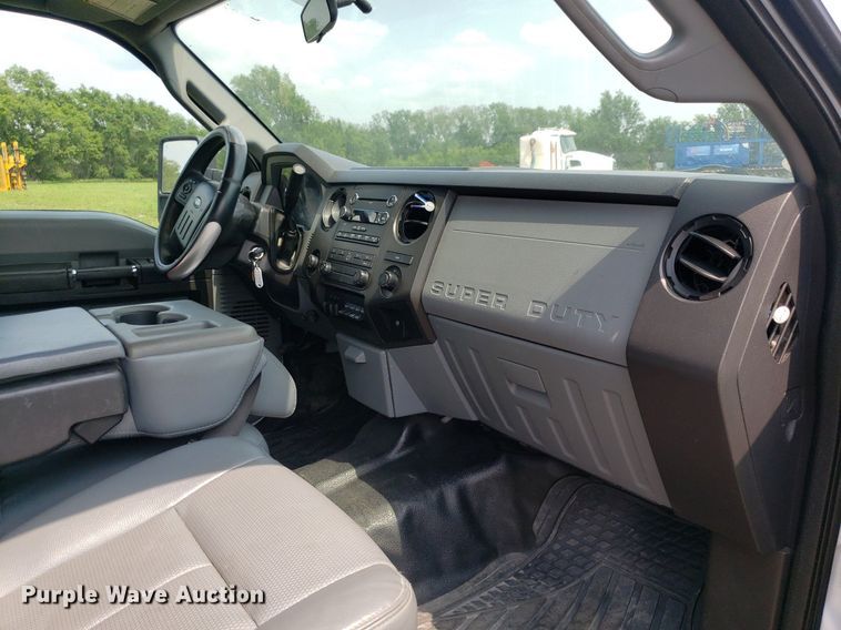 image for item DP7942 2016 Ford F450 Super Duty  Crew Cab flatbed truck