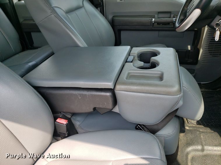 image for item DP7942 2016 Ford F450 Super Duty  Crew Cab flatbed truck