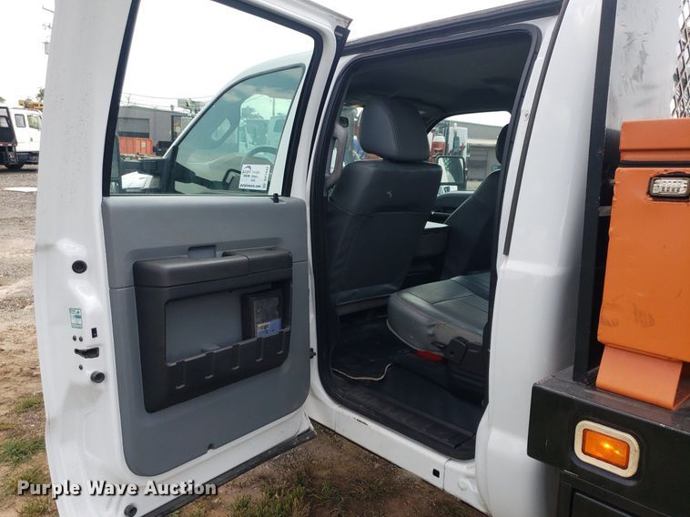 image for item DP7942 2016 Ford F450 Super Duty  Crew Cab flatbed truck