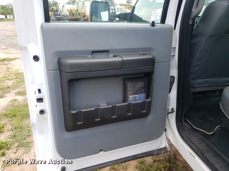 image for item DP7942 2016 Ford F450 Super Duty  Crew Cab flatbed truck