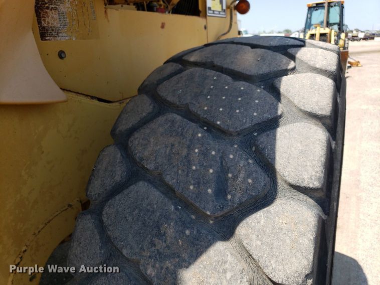 image for item DP8012 1991 Caterpillar 936E  wheel loader