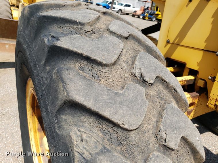 image for item DP8014 1998 John Deere 770CH  motor grader