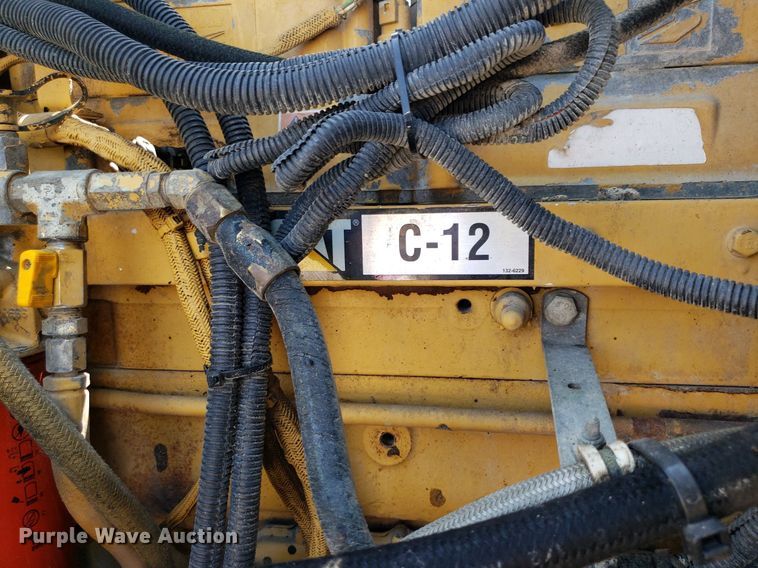 image for item DP8015 2004 Kenworth T800  truck cab and chassis