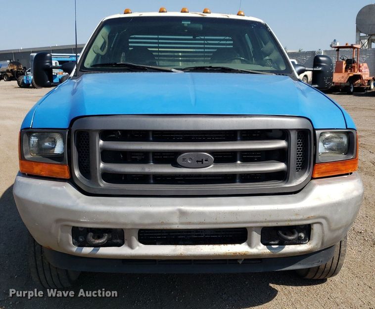 image for item DP8016 2001 Ford F550 Super Duty  Crew Cab flatbed truck