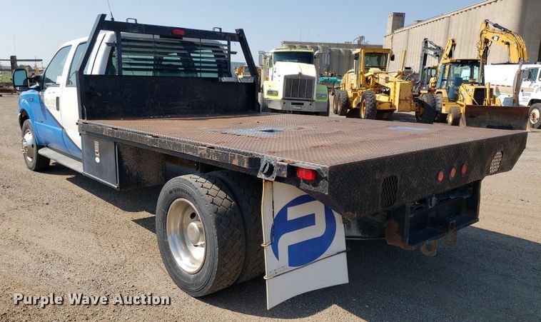 image for item DP8016 2001 Ford F550 Super Duty  Crew Cab flatbed truck
