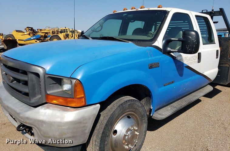 image for item DP8016 2001 Ford F550 Super Duty  Crew Cab flatbed truck