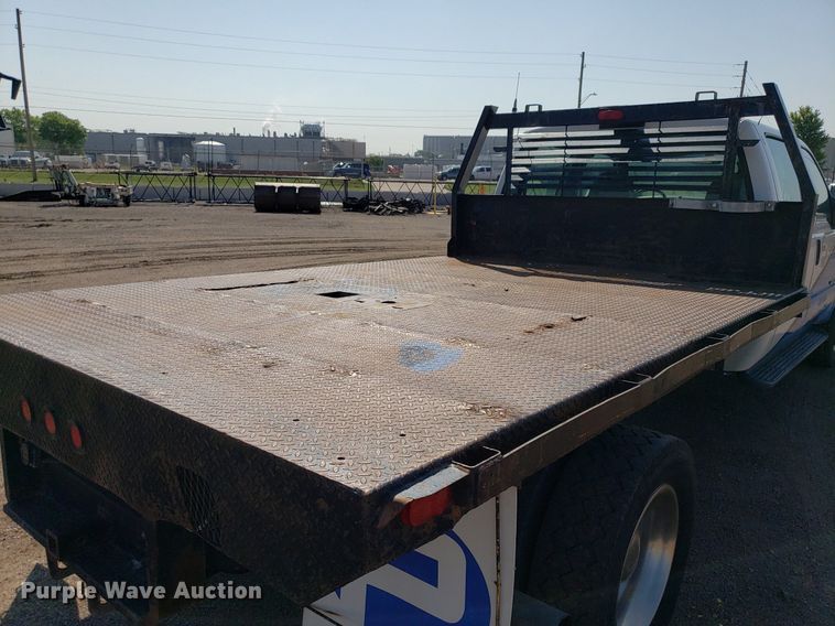 image for item DP8016 2001 Ford F550 Super Duty  Crew Cab flatbed truck