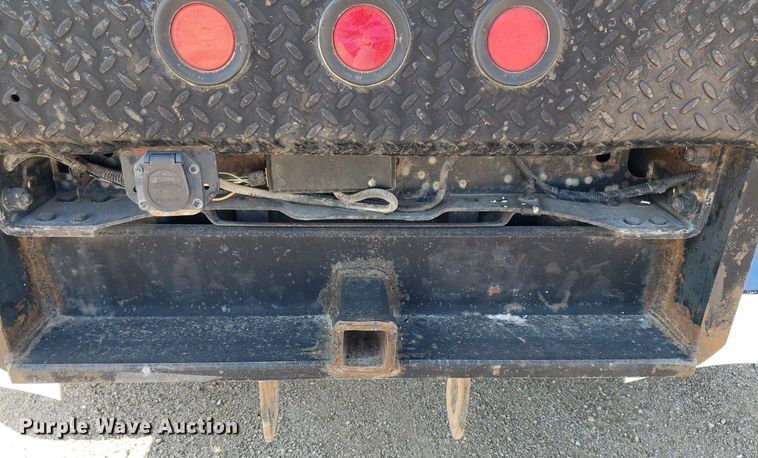 image for item DP8016 2001 Ford F550 Super Duty  Crew Cab flatbed truck