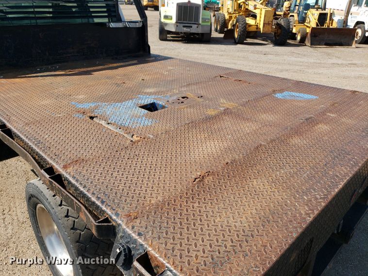 image for item DP8016 2001 Ford F550 Super Duty  Crew Cab flatbed truck