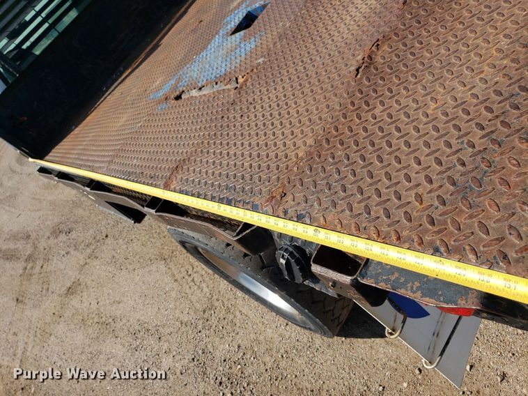 image for item DP8016 2001 Ford F550 Super Duty  Crew Cab flatbed truck