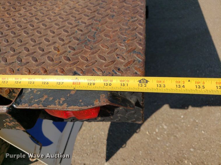 image for item DP8016 2001 Ford F550 Super Duty  Crew Cab flatbed truck