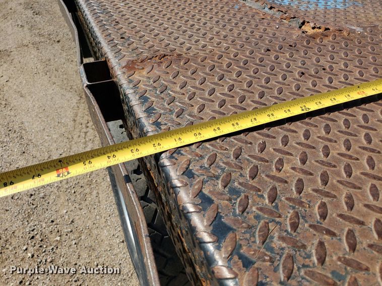 image for item DP8016 2001 Ford F550 Super Duty  Crew Cab flatbed truck