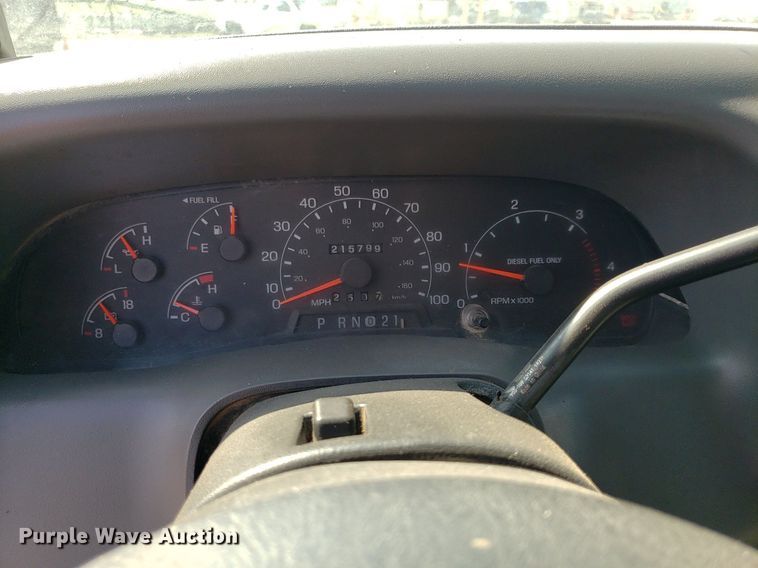 image for item DP8016 2001 Ford F550 Super Duty  Crew Cab flatbed truck