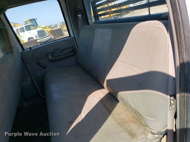 image for item DP8016 2001 Ford F550 Super Duty  Crew Cab flatbed truck