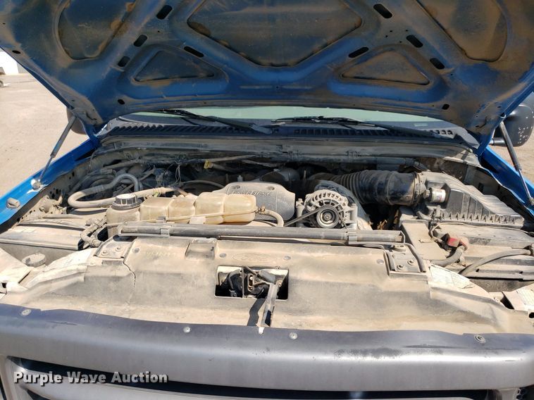 image for item DP8016 2001 Ford F550 Super Duty  Crew Cab flatbed truck