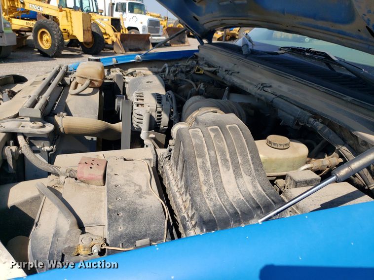 image for item DP8016 2001 Ford F550 Super Duty  Crew Cab flatbed truck