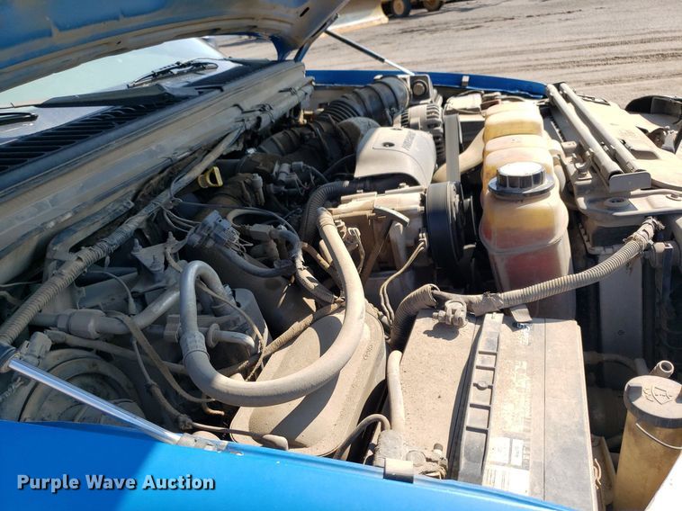 image for item DP8016 2001 Ford F550 Super Duty  Crew Cab flatbed truck