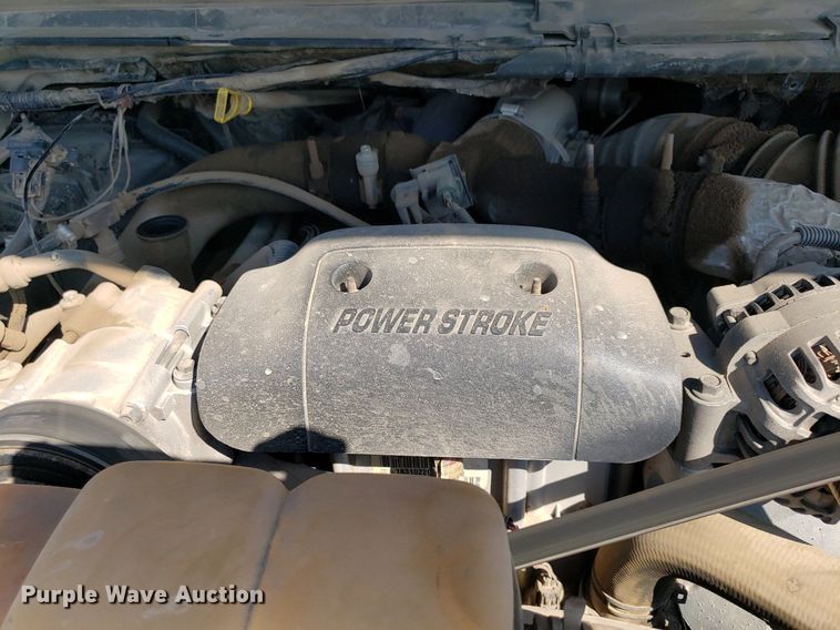 image for item DP8016 2001 Ford F550 Super Duty  Crew Cab flatbed truck