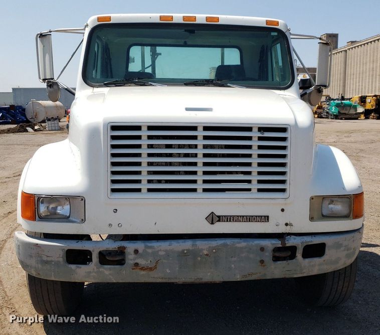 image for item DP8017 2000 International 4700  utility / service truck
