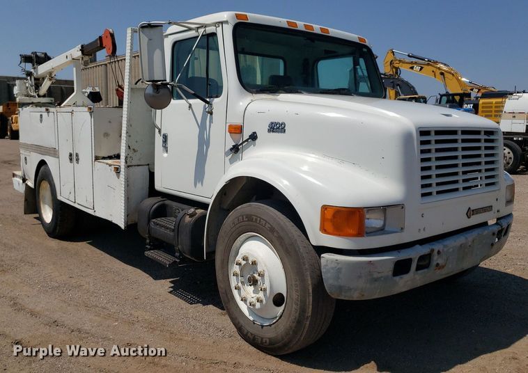 image for item DP8017 2000 International 4700  utility / service truck