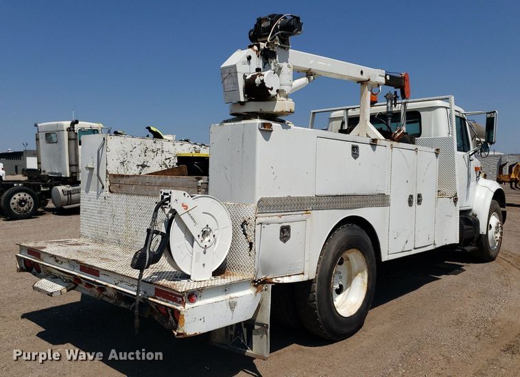 image for item DP8017 2000 International 4700  utility / service truck