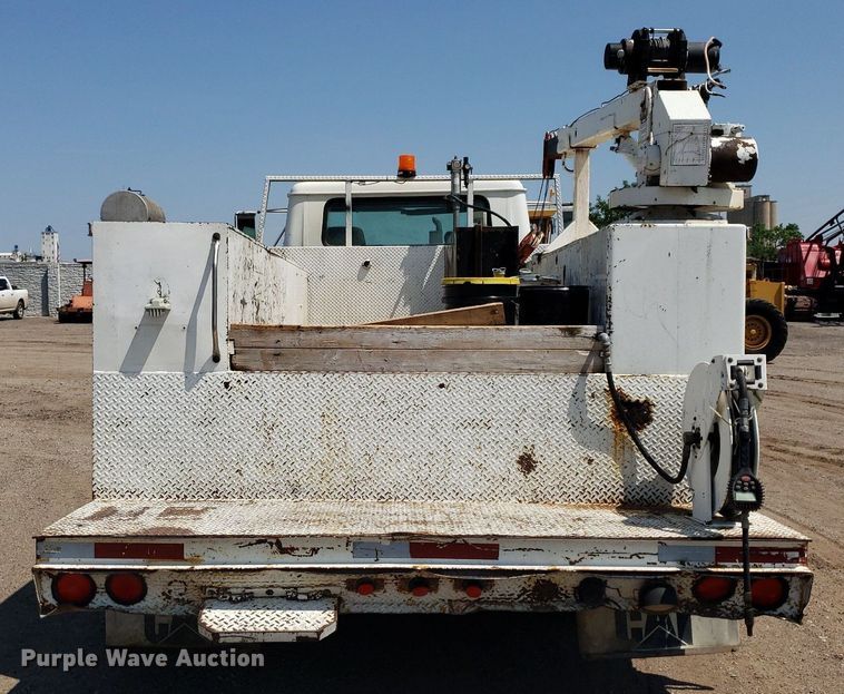 image for item DP8017 2000 International 4700  utility / service truck