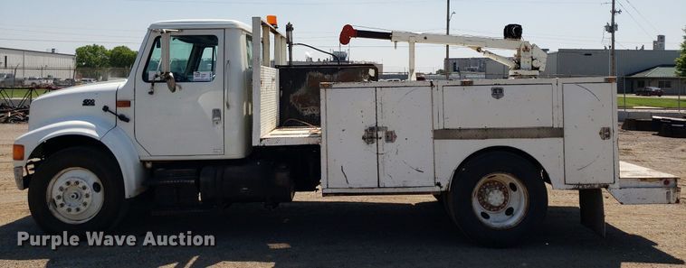 image for item DP8017 2000 International 4700  utility / service truck
