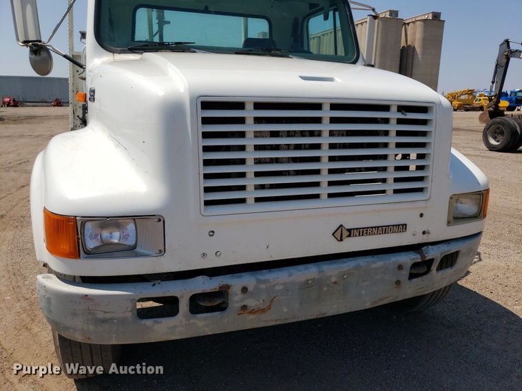 image for item DP8017 2000 International 4700  utility / service truck