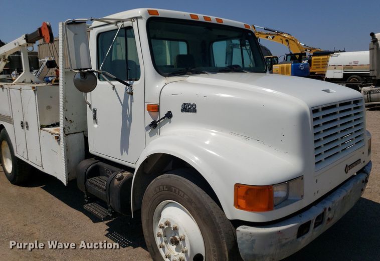 image for item DP8017 2000 International 4700  utility / service truck