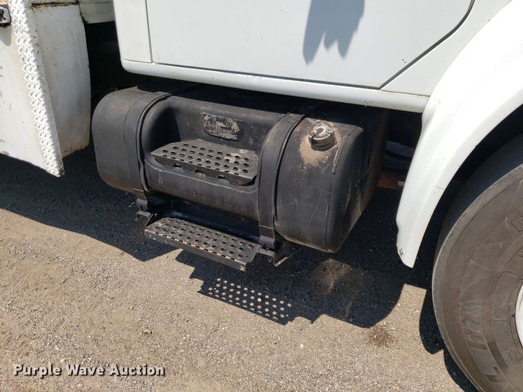 image for item DP8017 2000 International 4700  utility / service truck