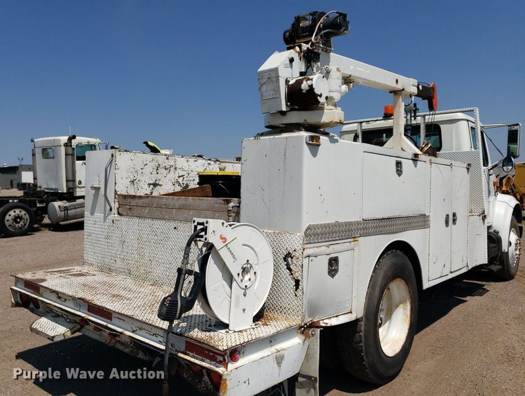 image for item DP8017 2000 International 4700  utility / service truck