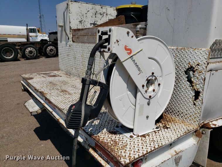 image for item DP8017 2000 International 4700  utility / service truck