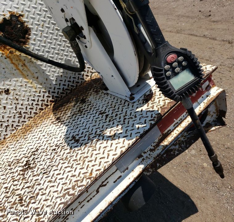 image for item DP8017 2000 International 4700  utility / service truck