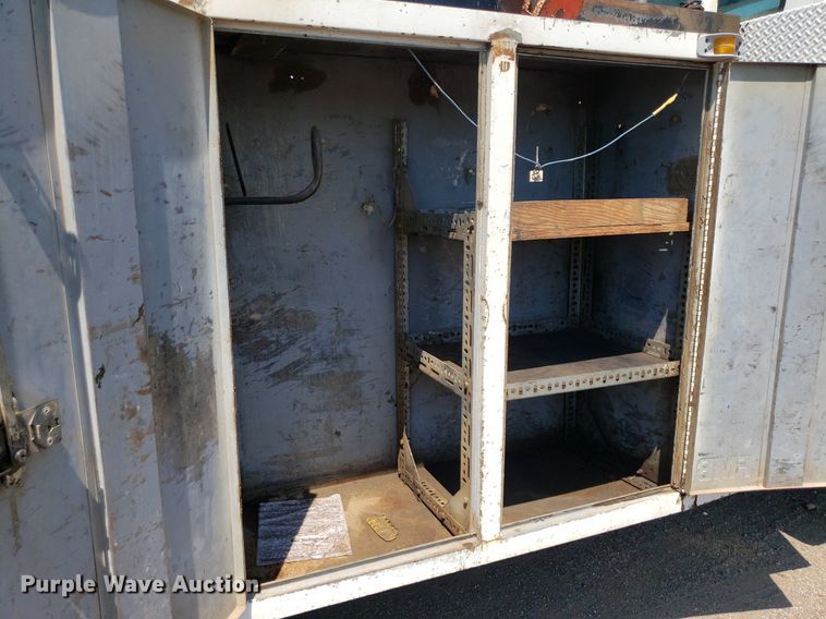 image for item DP8017 2000 International 4700  utility / service truck