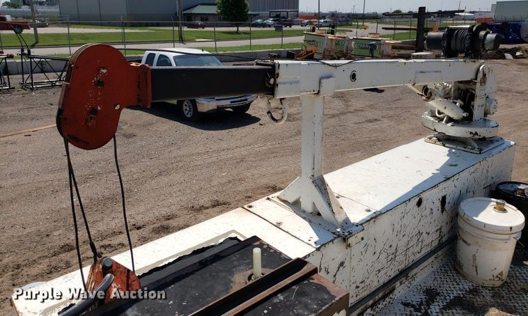 image for item DP8017 2000 International 4700  utility / service truck