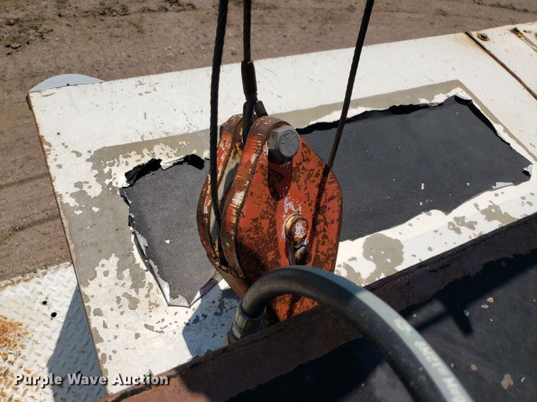 image for item DP8017 2000 International 4700  utility / service truck