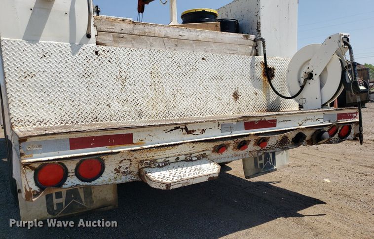 image for item DP8017 2000 International 4700  utility / service truck