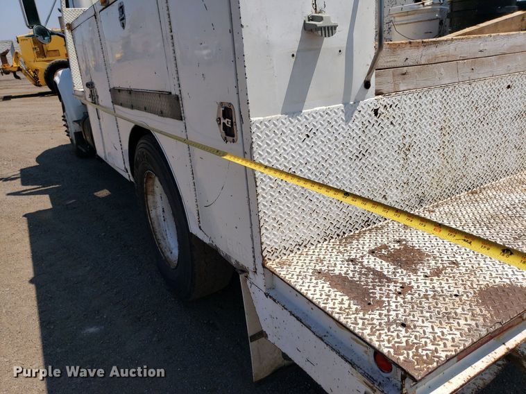 image for item DP8017 2000 International 4700  utility / service truck