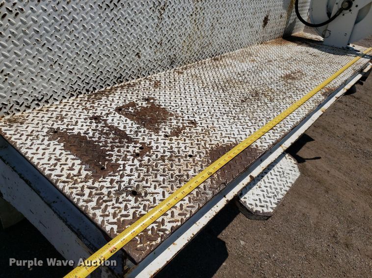 image for item DP8017 2000 International 4700  utility / service truck