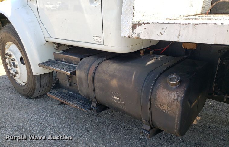 image for item DP8017 2000 International 4700  utility / service truck