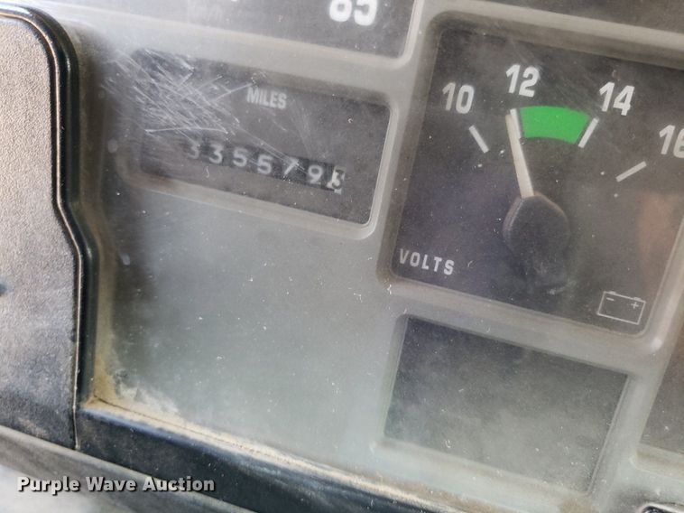 image for item DP8017 2000 International 4700  utility / service truck