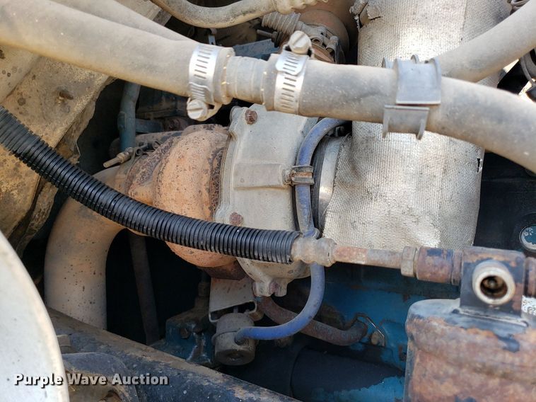 image for item DP8017 2000 International 4700  utility / service truck