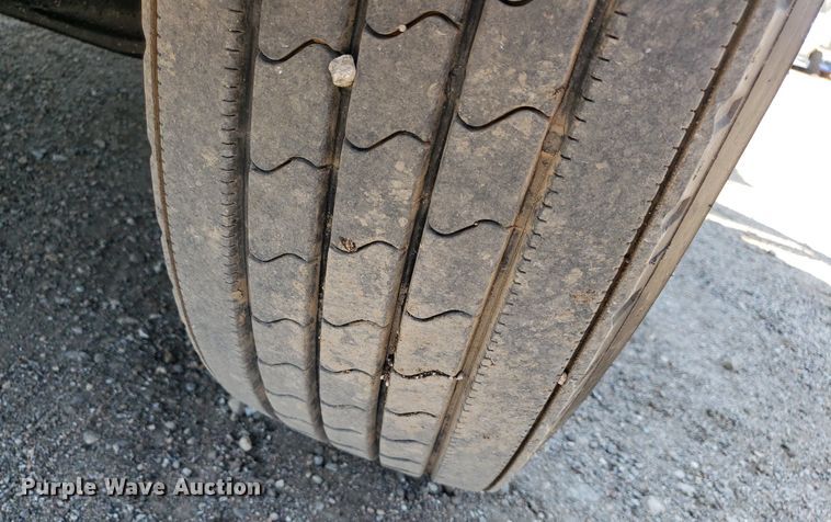 image for item DP8017 2000 International 4700  utility / service truck