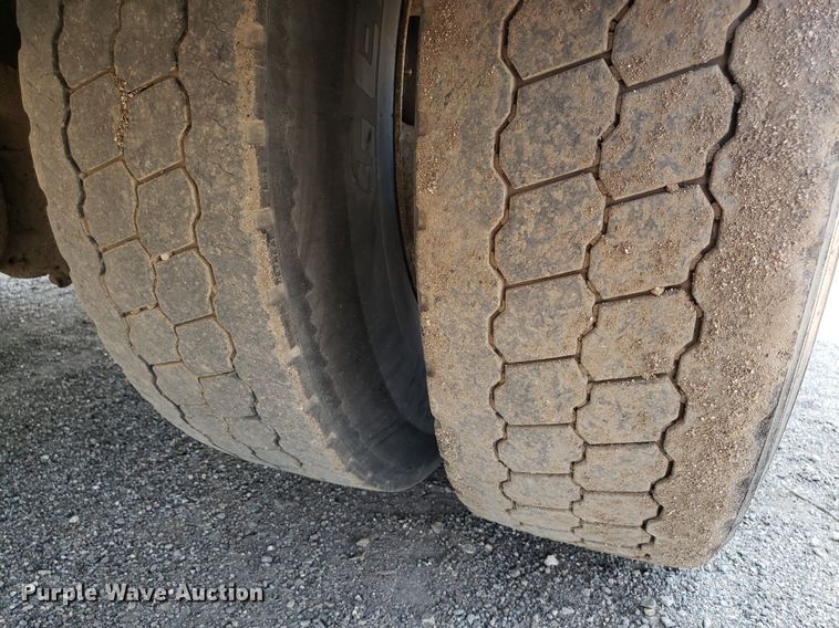 image for item DP8017 2000 International 4700  utility / service truck