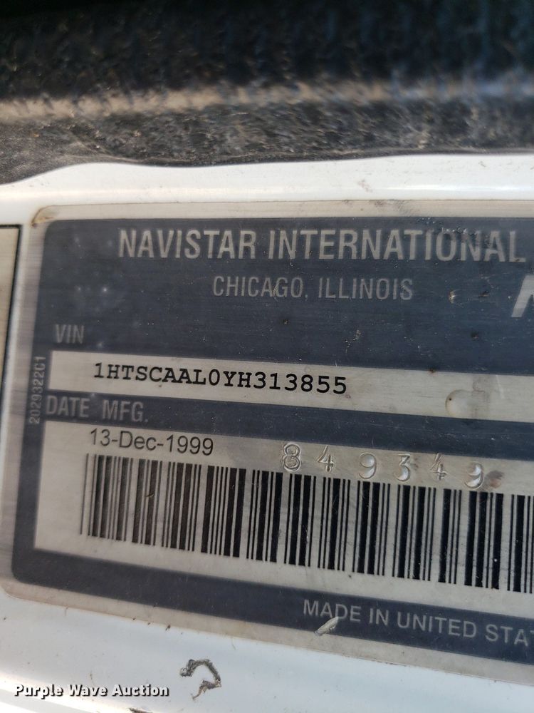 image for item DP8017 2000 International 4700  utility / service truck