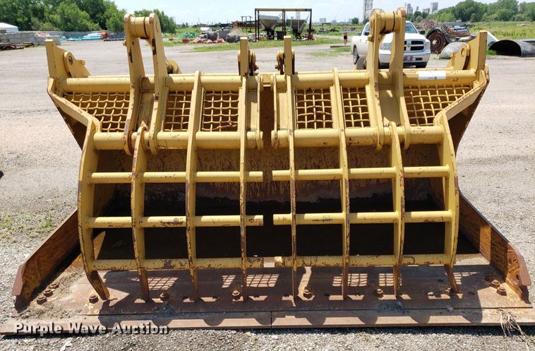image for item DP8019 Caterpillar grapple bucket