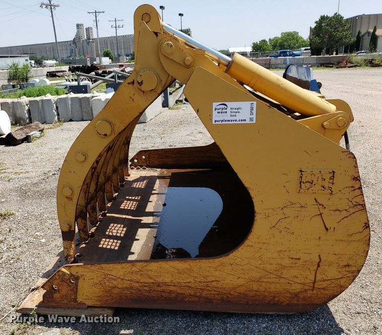 image for item DP8019 Caterpillar grapple bucket