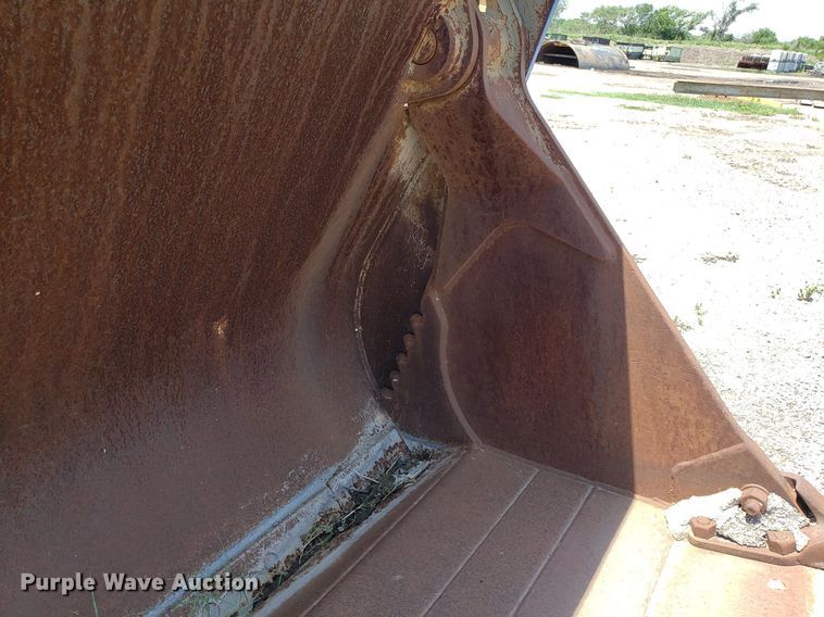 image for item DP8020 JRB 114" W 4-n-1 wheel loader bucket